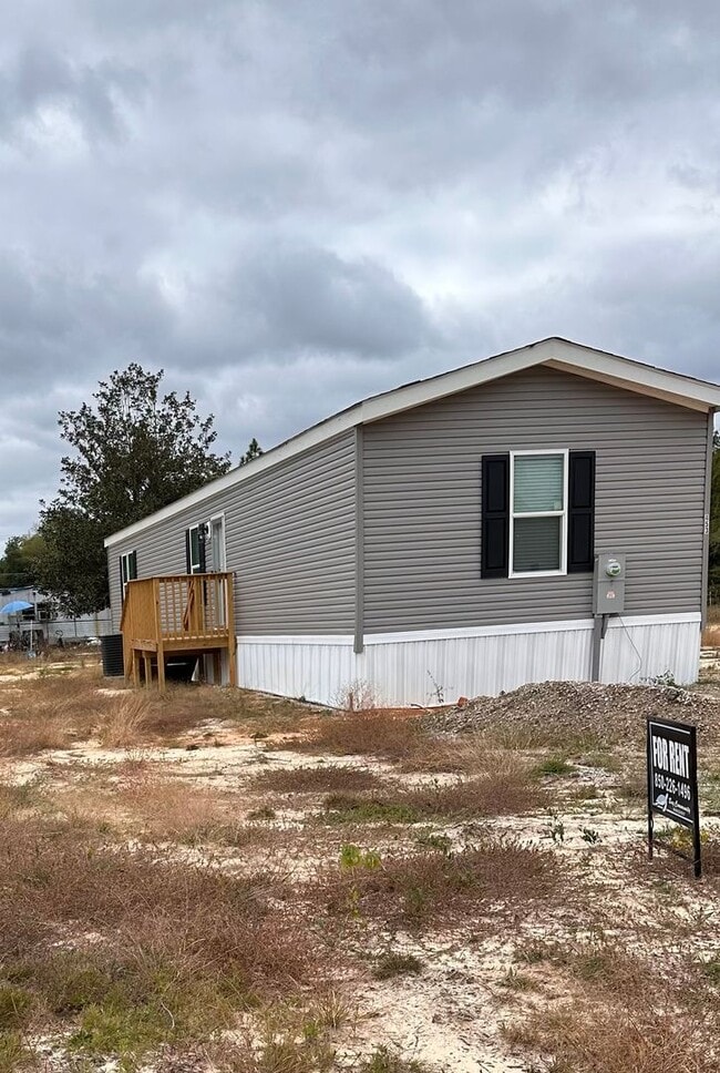 Building Photo - BRAND NEW-3 Bedroom / 2 Bath