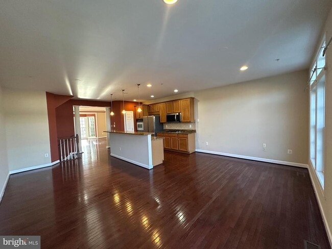 Photo - 9430 Dunraven St