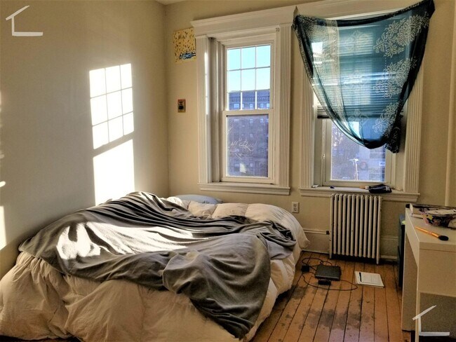 Photo - 1161 Commonwealth Ave