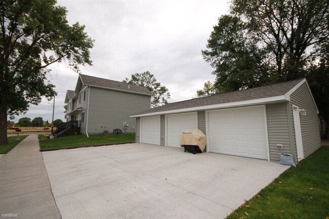 Photo - 3 br, 2.5 bath Townhome - Whistle Stop Tow...