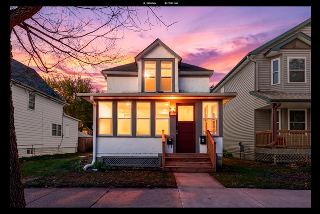 Building Photo - Beautiful 2-Bed 2-Bath Unit 1