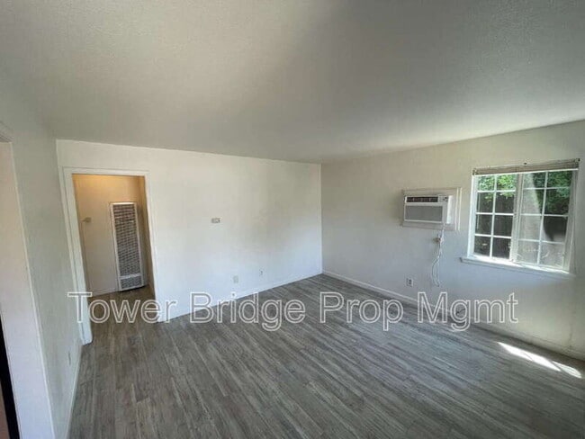 Photo - 2701 San Fernando Way Unit Apt 2