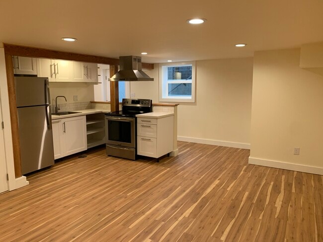 Building Photo - 6028 NE 24th Ave