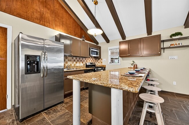 Photo - 4628 Roseneath Dr Unit A