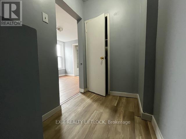 Photo - 207 Stewart St