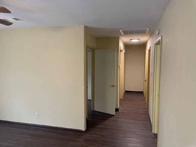 Photo - 216 Meadow Park Dr