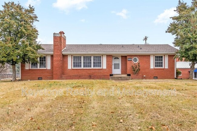 Building Photo - 1319 Fort Campbell Blvd