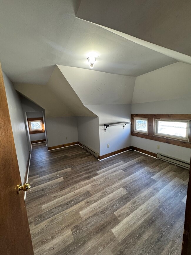 Building Photo - 59 Bartlett Ave Unit #5