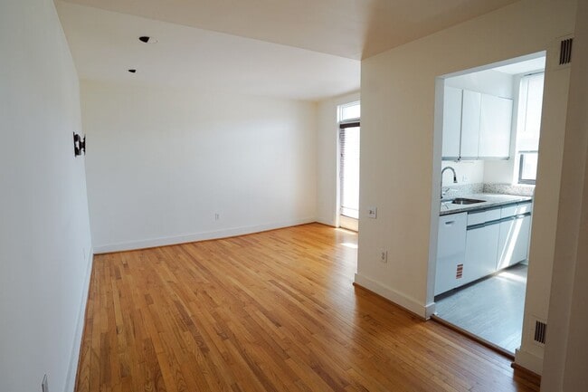 Photo - 1842 California St NW Unidad #17b