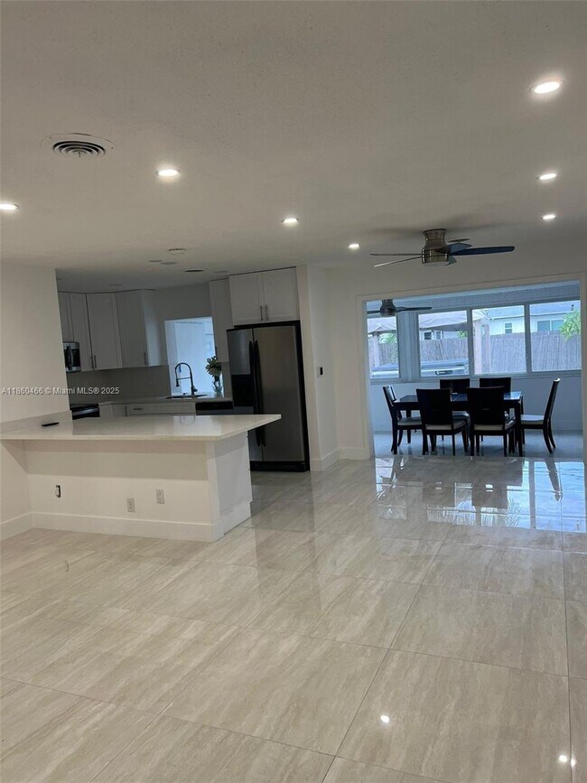 Photo - 2015 N 32nd Ave