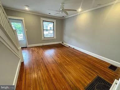 Photo - 1068 Floyd Terrace