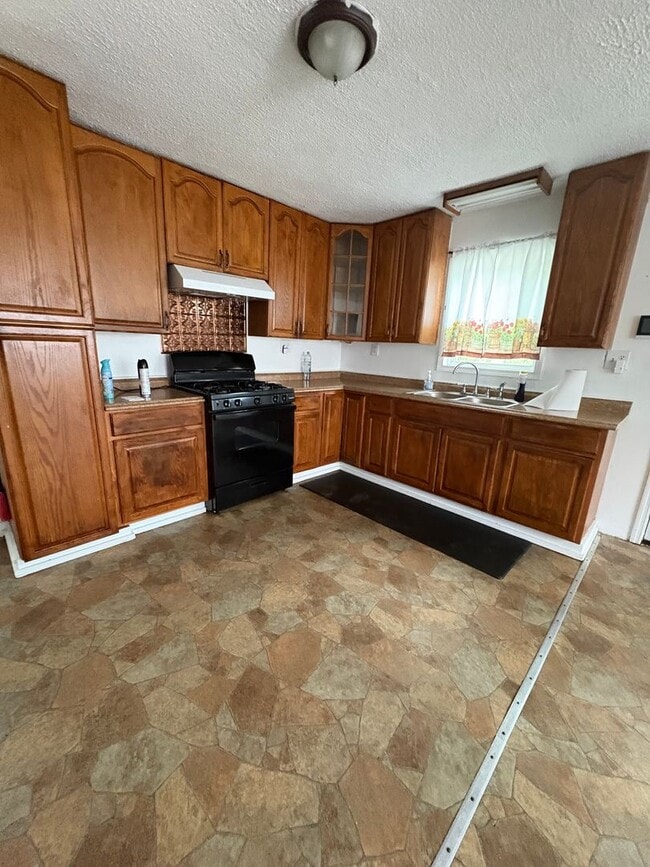 Photo - 3 Bedroom/1 bath House includes wi-fi, lawncare and security alarm