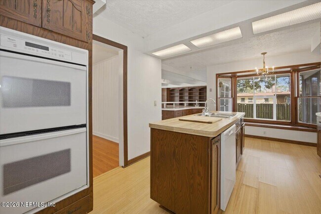 Photo - 2214 Larry Dr