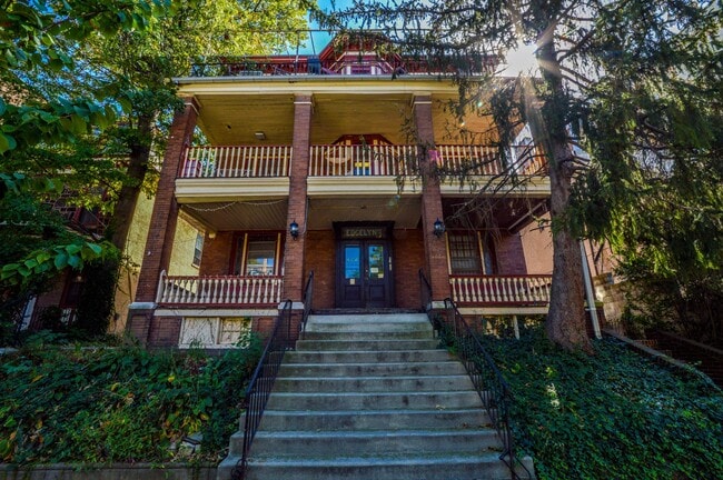 Building Photo - 4422 Osage Ave Unit 1WF