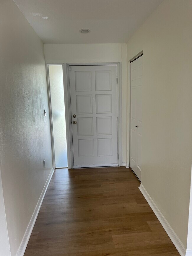 Photo - 5900 25 Way S