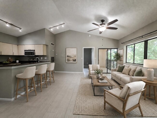 Building Photo - 2550 SW 18th Terrace Unit 1606