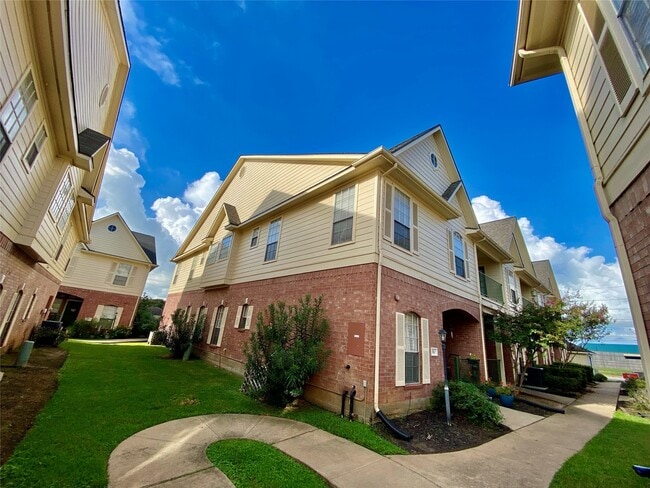 Photo - 2710 Grants Lake Blvd Unit True