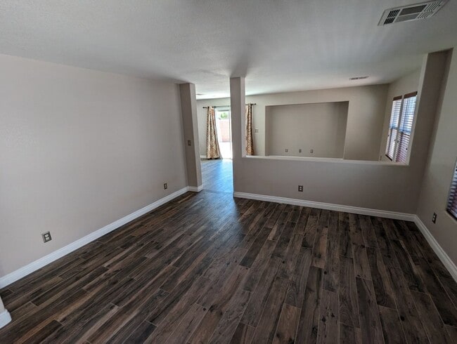 Photo - 4917 Hostetler Ave