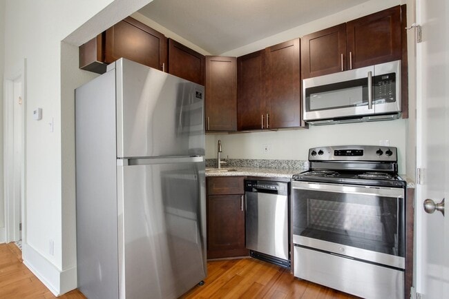 Photo - Newly Renovated Units in Historic Building Unit 3233 Loyola Ave - #05
