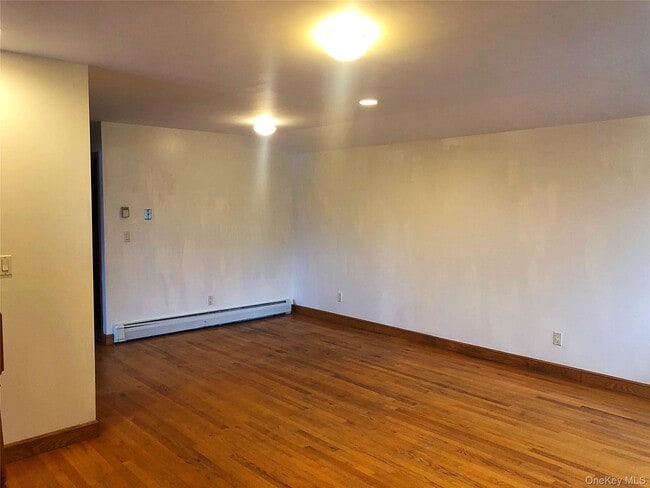 Photo - 164-46 77th Ave