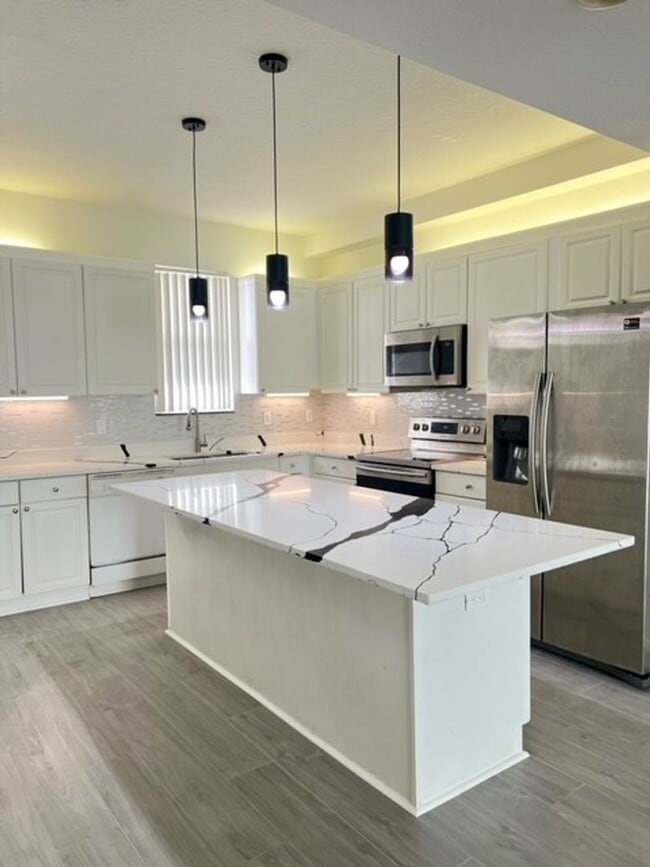 Photo - 655 Cornerstone Dr