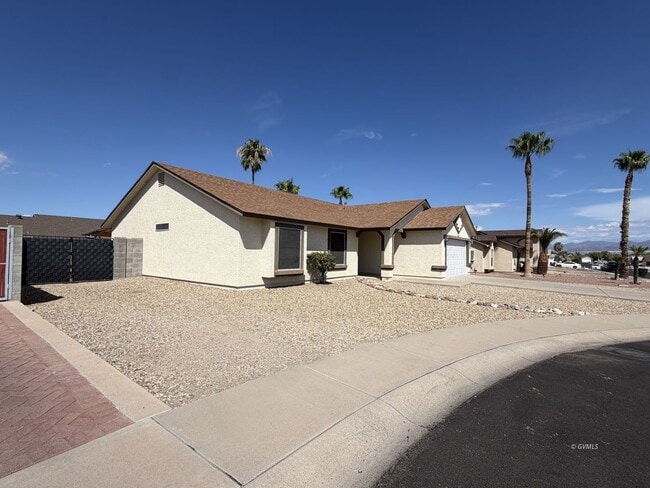 1652 Roadrunner Ln