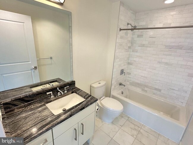 Photo - 7171 Woodmont Ave Unit 606