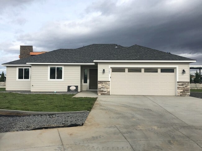 Building Photo - 3 Bed 2 bath Home for Rent!