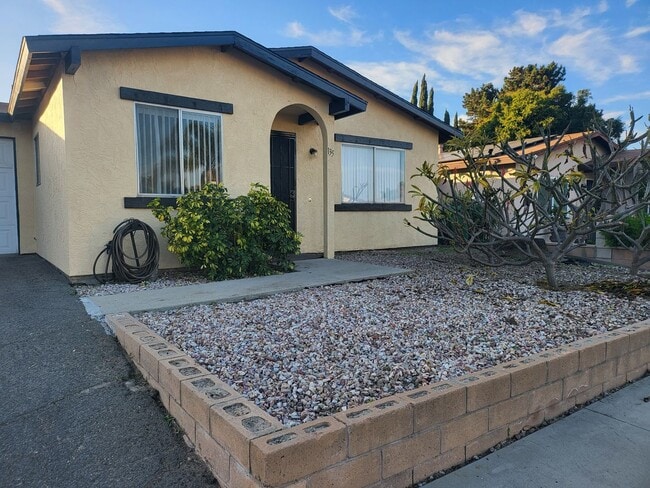 Building Photo - All Upgraded, Small Yard, Garage - AVAILABLE NOW!!