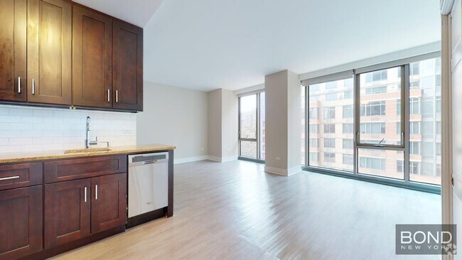 Building Photo - 237 E 34th St Unit 1402 Rental
