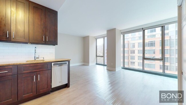Building Photo - 237 E 34th St Rental