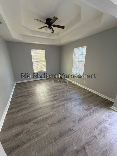 319 W 31st St