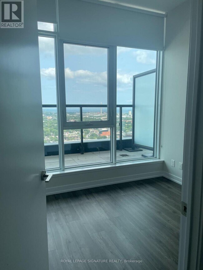 Photo - 25 Nicholas Ave Unit 2804