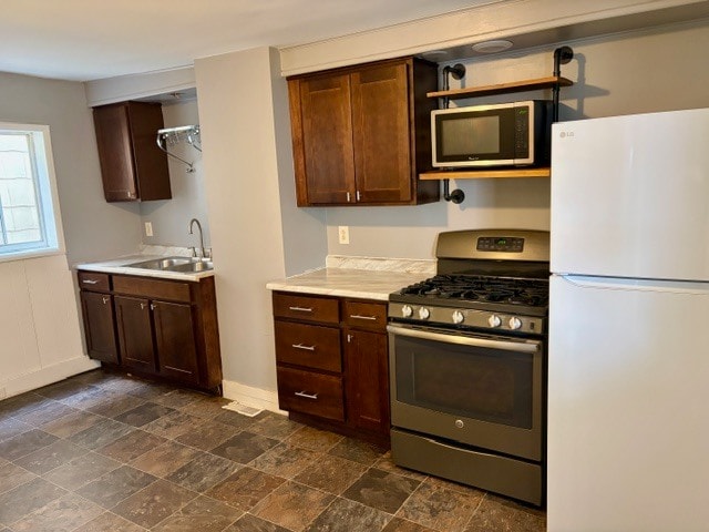 Photo - 528 Logan St