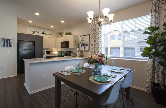 Photo - San Mateo Townhomes