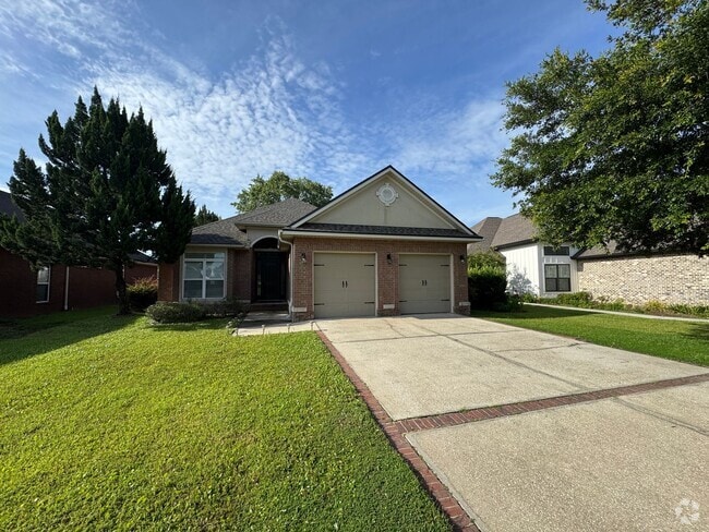 Building Photo - Executive Living Rental