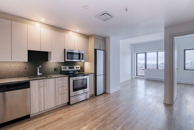 Building Photo - 30 Saint-Joseph Est Unit 1006