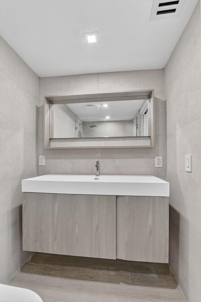 Photo - 7835 Lakeside Blvd Unit 946