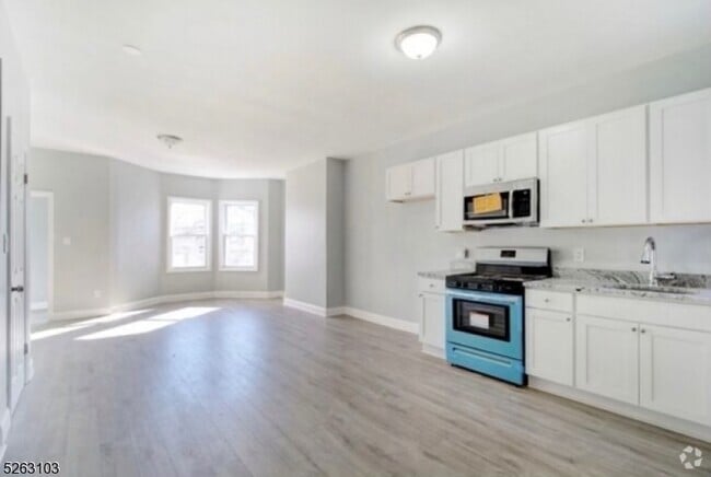 Building Photo - 76 Highland Ave Unit 2 Rental