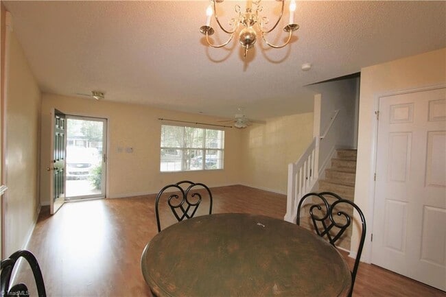 Photo - 24 Sidney Marie Ct