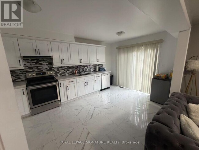 Photo - 786 Irving Terrace