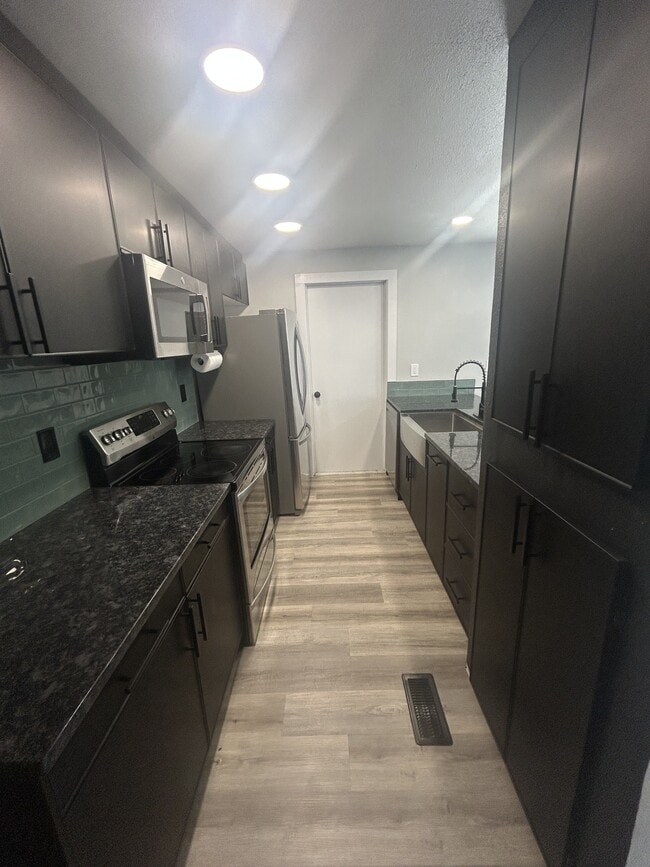 Photo - 1635 E 5th N