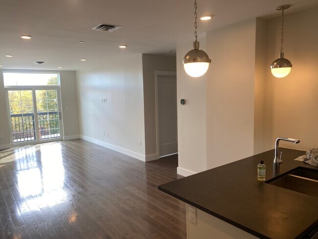 Photo - 434 McGrath Hwy Unidad 409 COPY COPY