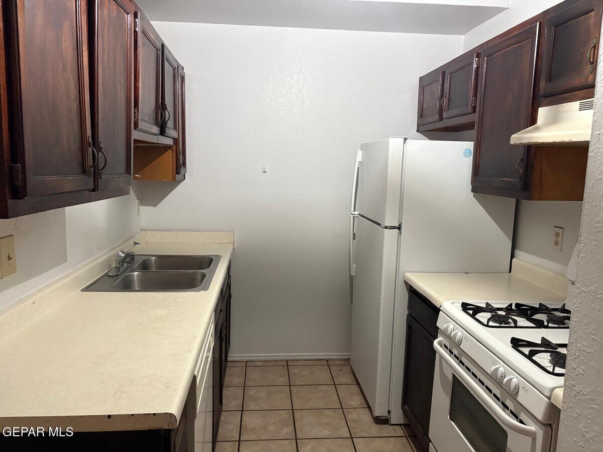 Photo - 10957 Delafield Dr