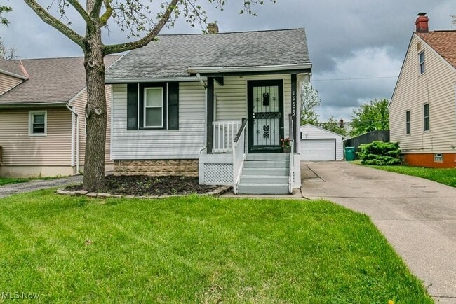 Photo - 19605 Fairway Ave House