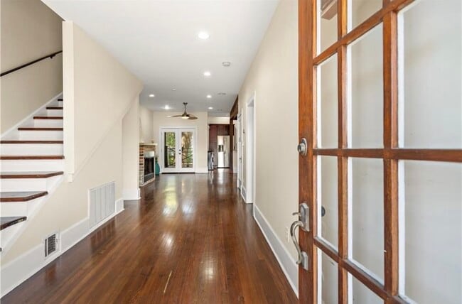 Photo - 5815 S Robertson St