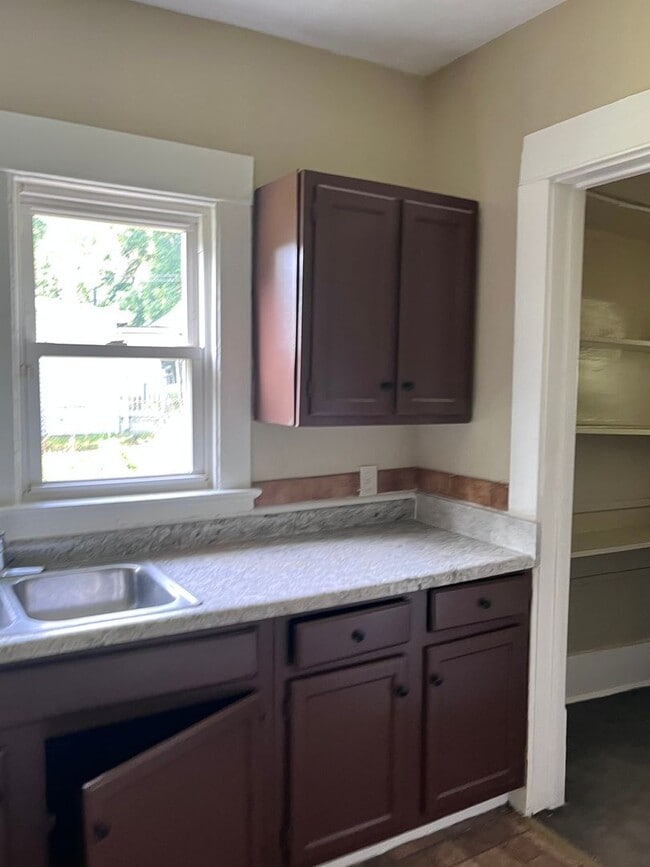 Photo - Charming Colonial in the Heart of Akron!