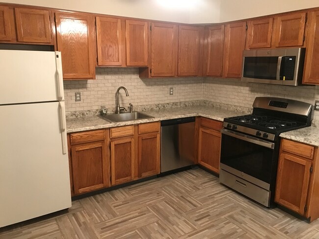 Building Photo - 404 Wedgewood Cir Unit 404 Wedgewood Circle