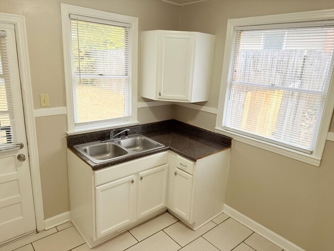 Photo - Charming Memphis Home with Spacious Yard – Move-In Special!