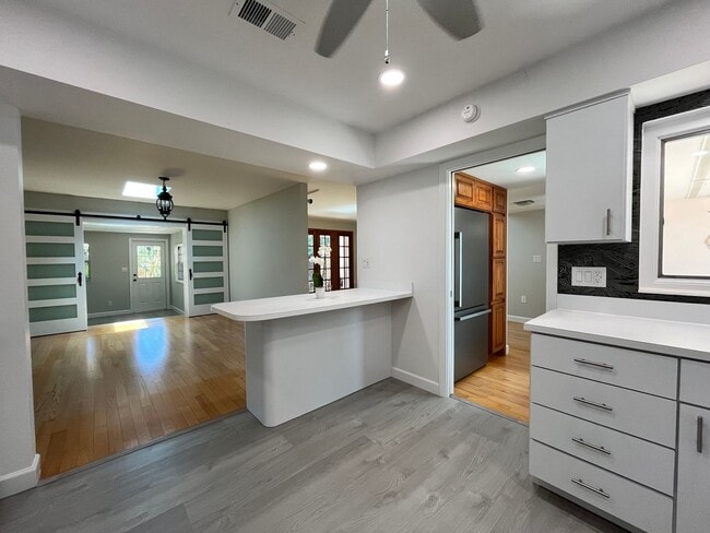 Photo - Beautiful beachside home!